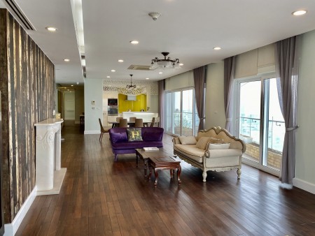 Cho thuê chung cư cao cấp Golden Westlake 225m 4PN Full nội thất,View Hồ Tây. L/H: 0963146006