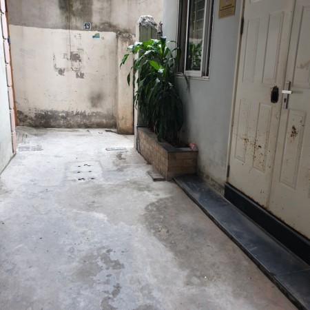 Anh mình bán nhà ở Hoàng Quốc Việt, đầy đủ tiện nghi, ngõ thoáng, 30m2*5 tầng, 2.9 tỷ