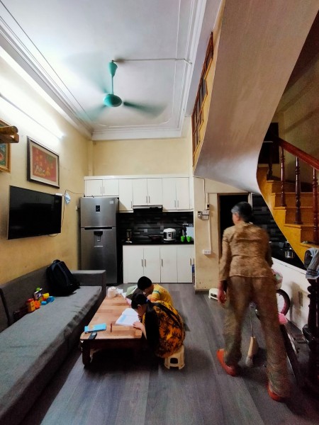 Nhỉnh 2 tỷ sở hữu ngay 1 căn đúc kiên có Quận Đống Đa ô tô đỗ sát nhà, sổ vuông