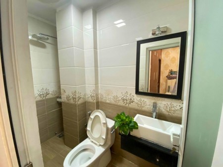 Nhà mới 1 trệt, 3 lầu đúc sát quốc lộ 1A, hẻm 8m giá chỉ 3.05 tỷ, thương lượng