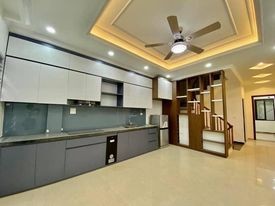 Nhà đẹp ở luôn Khương Đình, Thanh Xuân dt 50m2 5 tầng mt 5m giá 5,7 tỷ