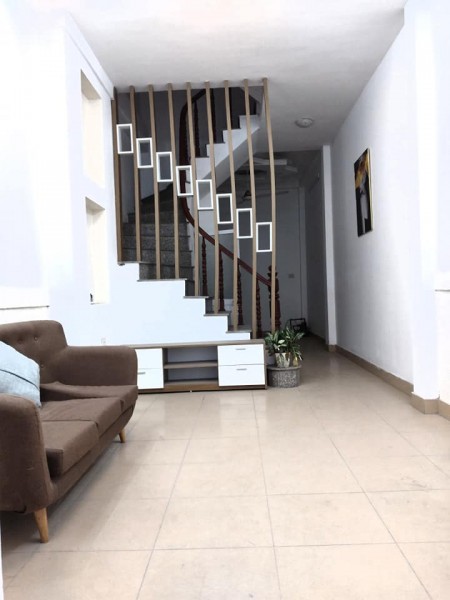 Bán nhà Trương Định. 5 phòng 4 ngủ. 32,5m x 4 tầng. giá 2,3tỷ có thương lượng sâu