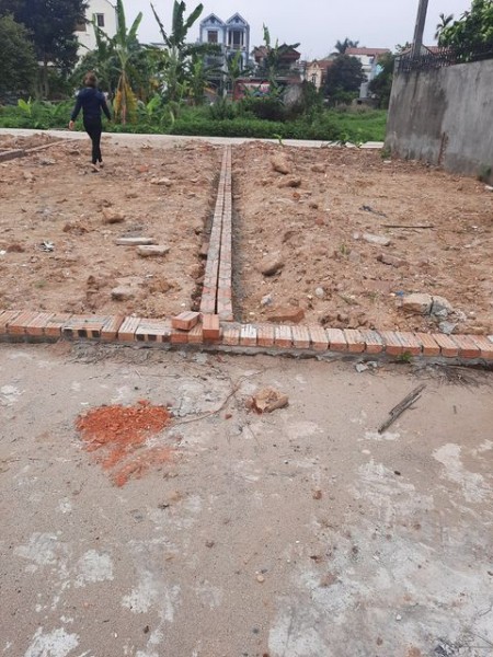 Chuyển nhà cần bán đất ở Hậu Ái, xã Vân Canh, ô tô vào thoải mãi cách Đ-422B 30m vị trí đắc địa cực đẹp.