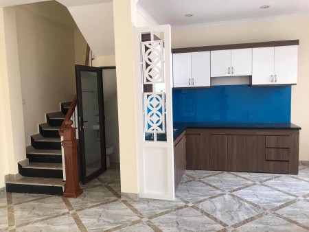 Bán nhà Trương Định, xây mới chia lô 45m2, ô tô vào nhà chỉ 4.6 tỷ vị trí đẹp, di chuyển đi các hướng dễ dàng.