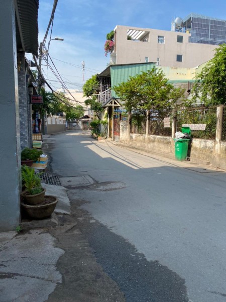Bán nhanh nhà số đường 11 P. Bình Trưng Tây Q. 2, 1 trệt 2 lầu đúc, giá 5,6 tỷ còn TL 0915698839