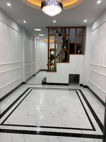 Bán nhà Bồ Đề, Long Biên, đẹp long lanh 32m2 x 4 Tầng 3 tỷ 50 triệu LH 0944267031