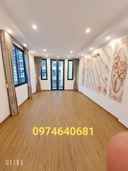 Mùa bóng Euro bán gấp mảnh đất Nguyễn Văn Cừ dân trí cao dt 31m2 giá nhỉnh 2 tỷ