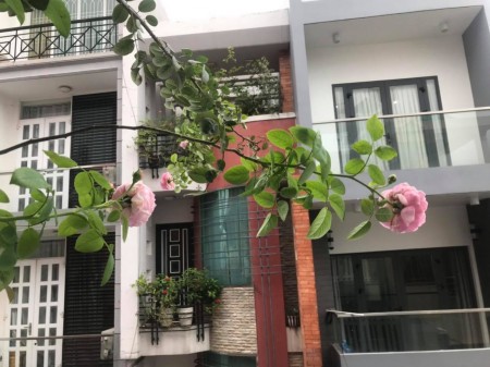 Cần bán nhà đẹp Huỳnh Văn Bánh Quận Phú Nhuận, giá 9 tỷ, sổ đẹp.
