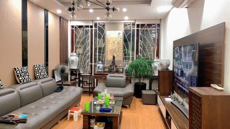 Bán gấp nhà 54m ngõ Kim Mã, kinh doanh văn phòng, ô tô vào nhà