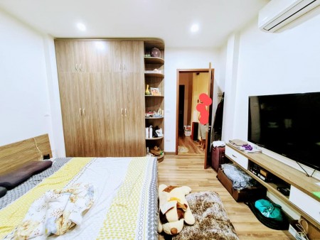 Bán nhà Vip Nguyễn Văn Cừ 39m, 5 tầng ngõ ô tô thông- khu vực đáng sống, giá. 4.75 tỷ lh 0963521933