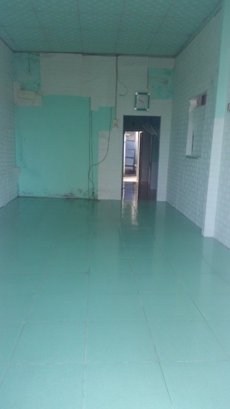 Bán Nhà cấp 4 giá rẻ mặt tiền TRường Chinh- cách biển 2 phút, giá 1.95 tỷ