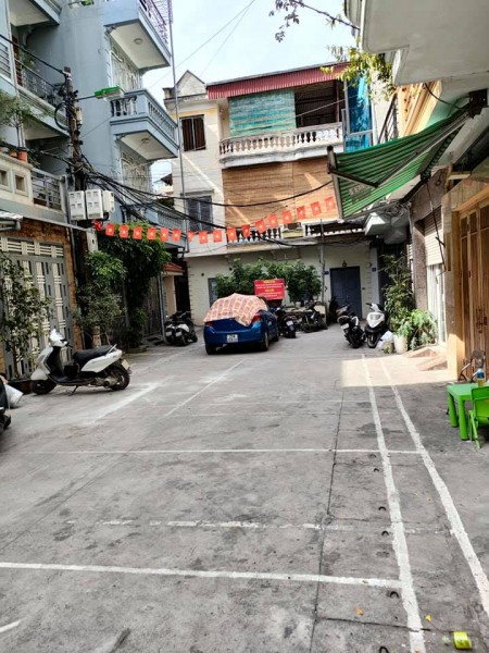 Nhà đẹp phân lô ô tô tránh Hoàng Hoa Thám 57m2*4T, giá chỉ 5.5 tỷ