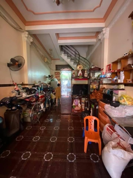 Nhà Hòa Hảo Quận 10 cách mặt tiền đúng 2 căn diện tích 44m2, lhcc