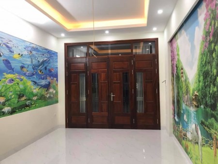 Nhỉnh 3 tỷ, có nhà 5 tầng, dt 35m2, Quận Tây Hồ lô góc nhà đẹp gần hồ Tây, 5 tầng đúc