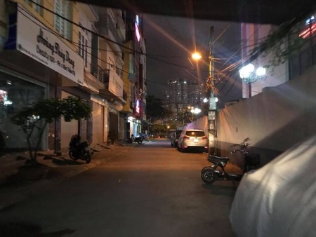 Bán nhà Trần Duy Hưng, kinh doanh vỉa hè, liên hệ chính chủ 0939.286.833