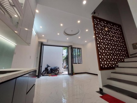 Cần bán nhà phố Đào Tấn, Ba Đình, ở vip, 5 tầng đúc, giá bán 4.35 tỷ, lhcc