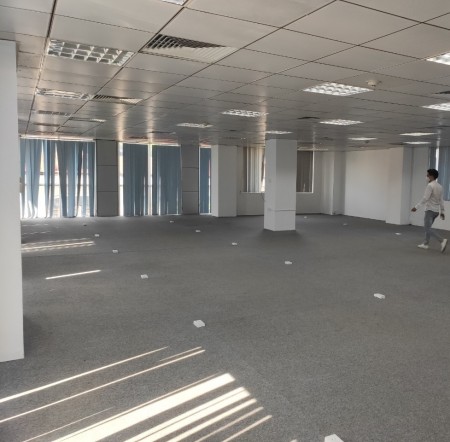 Cho thuê tòa văn phòng kingbuilding phố Nhân Chính dt 250m2 x 12 tầng, tầng 1 để xe mt 12m nhà mới