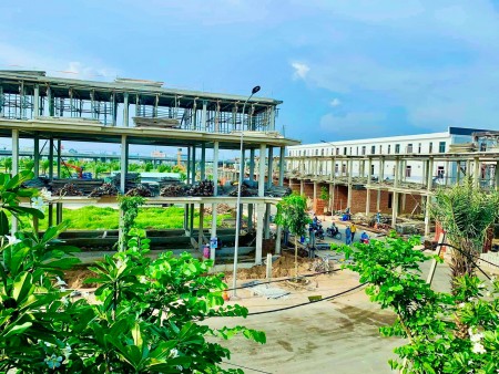 Bán nhà phố xây sẵn 1 Trệt 1 Lầu 1 Tum Dự Án The Sol City, dt 80m2, gần An Phú Tây, Bình Chánh