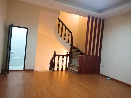 Nhà Hoa Bằng diện tích 50m2, 5 tầng giá 4.8 tỷ, ô tô tránh 20m, thoáng trước sau