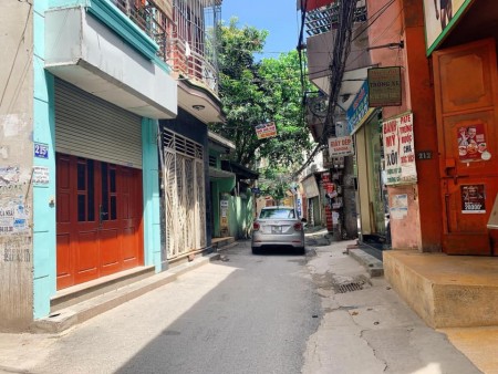 Mặt phố kinh doanh Quận Hoàng Mai, giá trong ngõ nhỉnh 100 triệu/m2, lh 0566188385