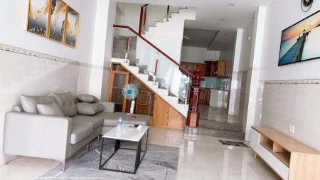 Bán gấp nhà hẻm xe hơi 90m2, 4 tầng, 5PN Nguyễn Phúc Chu p15 Tân Bình