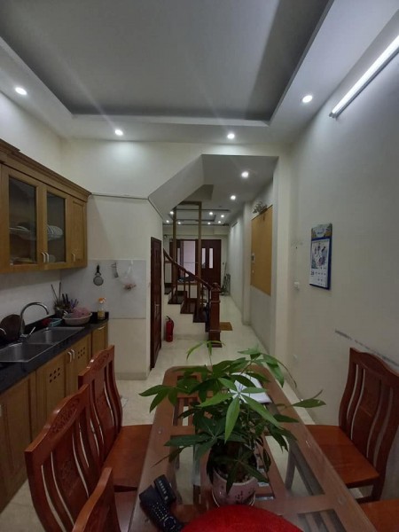 Nhà Cầu Giấy 5 tầng giá bán 3.99 tỷ bao đẹp lung linh, sổ đỏ phân lô