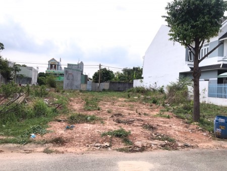 Càn bán lô đấy 360m2 (12x30), ngay chợ dân cư đông đúc, tiện ở kinh doanh xây trọ