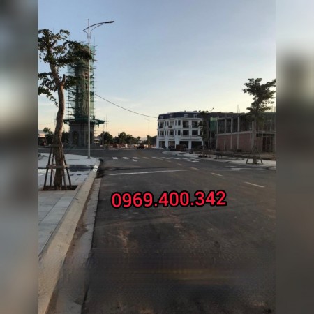 Cần sang nhượng Nhanh lô Liền kề Tháp Đồng Hồ, cơ sở hạ tầng hoàn thiện, giá thoả thuận