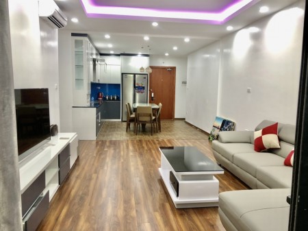 Gia đình cho thuê 02 căn hộ Goldmark 2pn full 10tr tòa S và 3pn tòa R giá 12tr . Liên hệ:0969679541