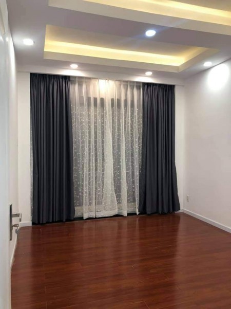 Bán nhà Mới Huỳnh Văn Bánh P.13 Q. PN, Đường 8m Thông thoáng, 3 Tầng, Giá 12.4 Tỷ còn Thương Lượng.