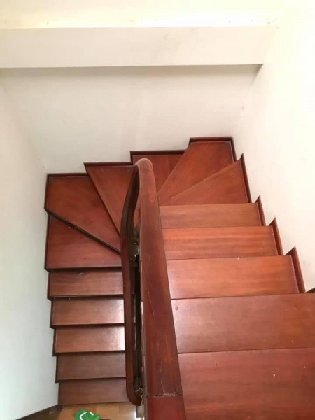 Bán nhà Cầu Giấy, nội thất gỗ cực đẹp xe ba gác vào nhà 4 tỷ, liên hệ 0398238688