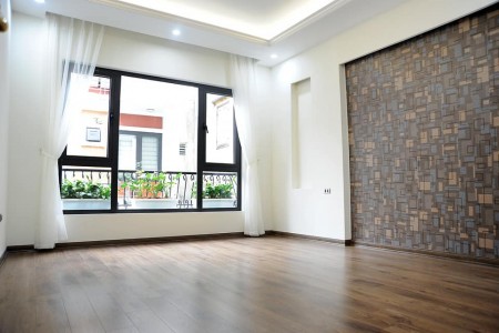 Bán nhà mới 5 tầng Quận Cầu Giấy, dt 57m2, khu Vip, 20 ra phố giá 7.2 tỷ, lh 0961427470