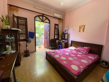 Bán nhà Trần Duy Hưng, 48m2, 4 tầng, giá bán 10 tỷ, gần phố, ô tô tránh