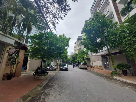 Bán nhà liền kề KĐT Văn Khê, Hà Đông Dt: 83m2. Lh 0913.59.53.56