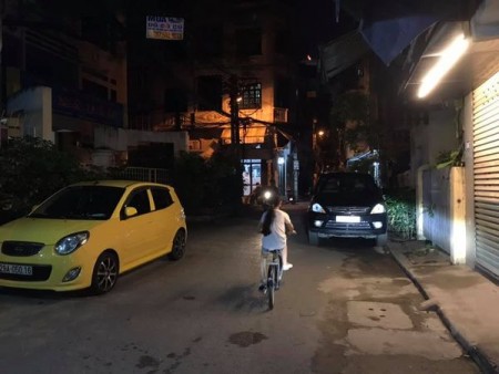 Bán nhà hiếm Xã Đàn, gần hồ diện tích rộng 45m2, giá 5.5 tỷ, liên hệ chính chủ