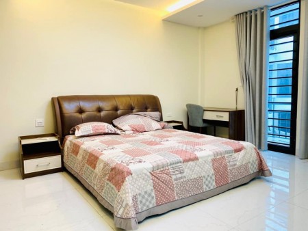 Nhỉnh 6 tỷ có nhà phố Phan Đình Giót, 81m2, kinh doanh, ô tô vào nhà, thông vòng quanh