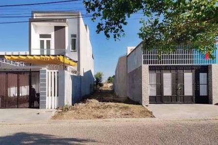 Ngân hàng siết nợ phát mãi lô đất đẹp giá rẻ bèo. Hẻm xe hơi