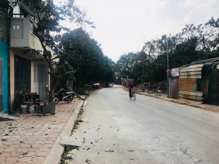Bán đất đấu giá tổ 13 Thượng Thanh, gần Him Lam Thượng Thanh. DT 120m2, mặt tiền 8m.