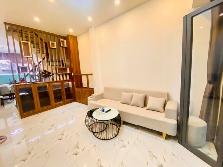 Bán nhà 83M2 Lê Văn Sỹ Quận 3, nhà đẹp tặng nội thất giá chỉ 10 tỷ