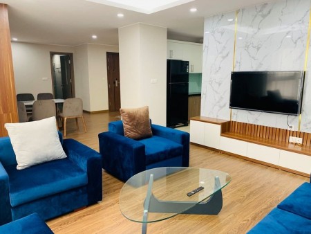 Bán căn 3 phòng ngủ, view Hồ Tây, Cầu Nhật Tân không gian thoáng đãng