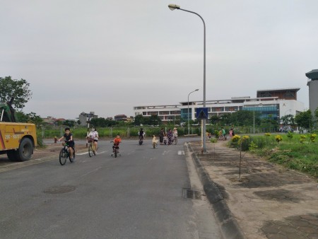 Bán đất tđc Giang Biên, phường Giang Biên, Long Biên, dt 34.6m2, mt 4.53m, giá 3.5 tỷ
