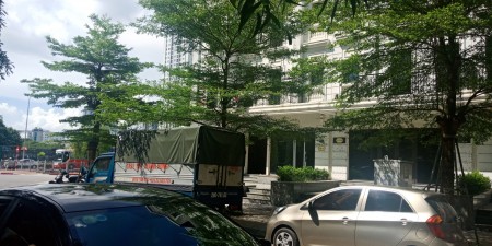 Cho thuê nhà mặt tiền B4 Nam Trung Yên 110m2, 5 tầng, 45 triệu/tháng