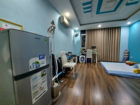 Bán nhà Trần Thái Tông, 66m2, 5 tầng, giá: 5,9 tỷ, nhà đẹp ở ngay