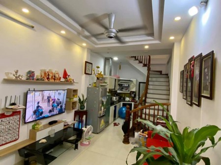Bán nhà Khương Trung diện tích 58m2, 4 tầng kiên cố mặt tiền 4.6m giá chỉ 4.3 tỷ