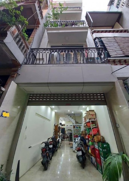 Bán nhà đường Phạm Văn Đồng, Cổ Nhuế, Từ Liêm diện tích 47 m2, giá bán 4.5 tỷ