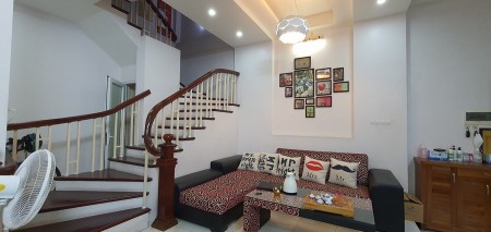 Bán Nhà Nguyễn Ngọc Vũ, Cầu Giấy, Hà Nội, dt 50m2, 4T, phân lô, giá 6,8 tỷ
