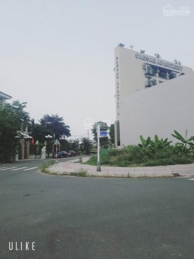 Gia đình có việc bán gấp lô Góc 135m2 giá cực rẻ 550tr, đã có sổ.