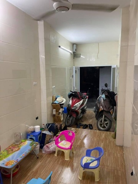 Nhà đẹp Nguyễn Trãi khu dân cư ngõ ô tô lô góc, dt 28m2, 3 tầng, giá nhỉnh 2 tỷ