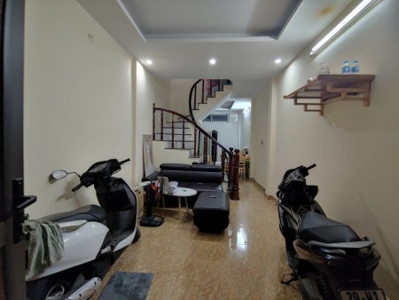Bán nhà nguyên căn Hoàng Liệt, Hoàng Mia, diện tích 37m2, đúc 4 tầng, sổ đổ có sẵn