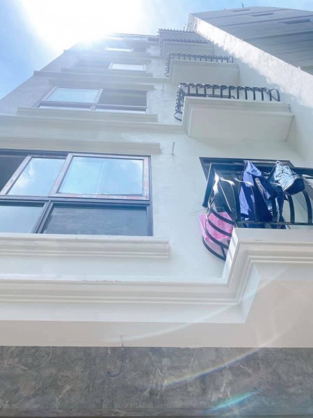 Nhà đẹp Tây Hồ ngõ nông gần phố, dt 40m2, 7 tầng đúc, thang máy, giá 6 tỷ